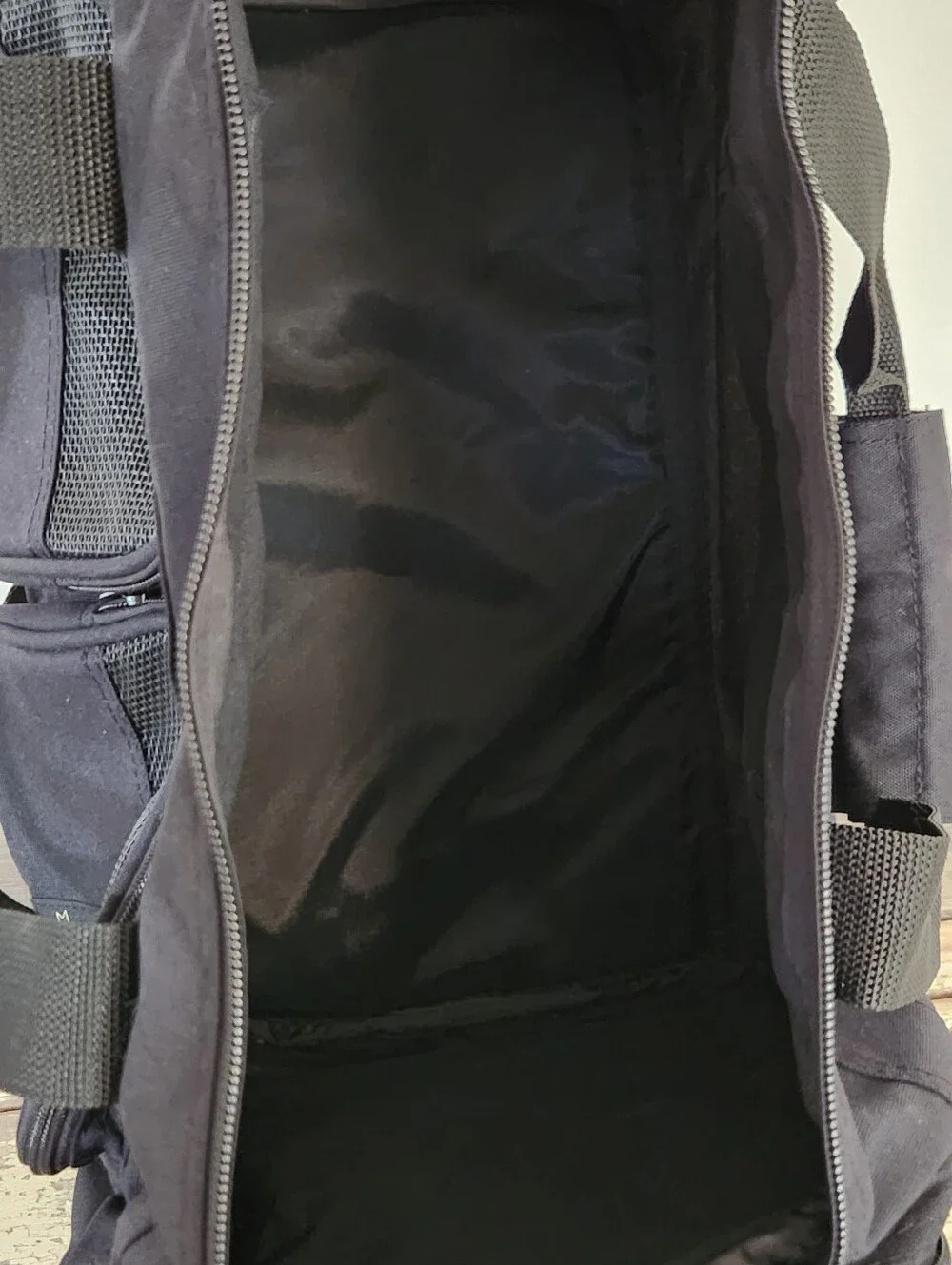 ✨️Eddie Bauer Black Cargo Duffel Bag 18